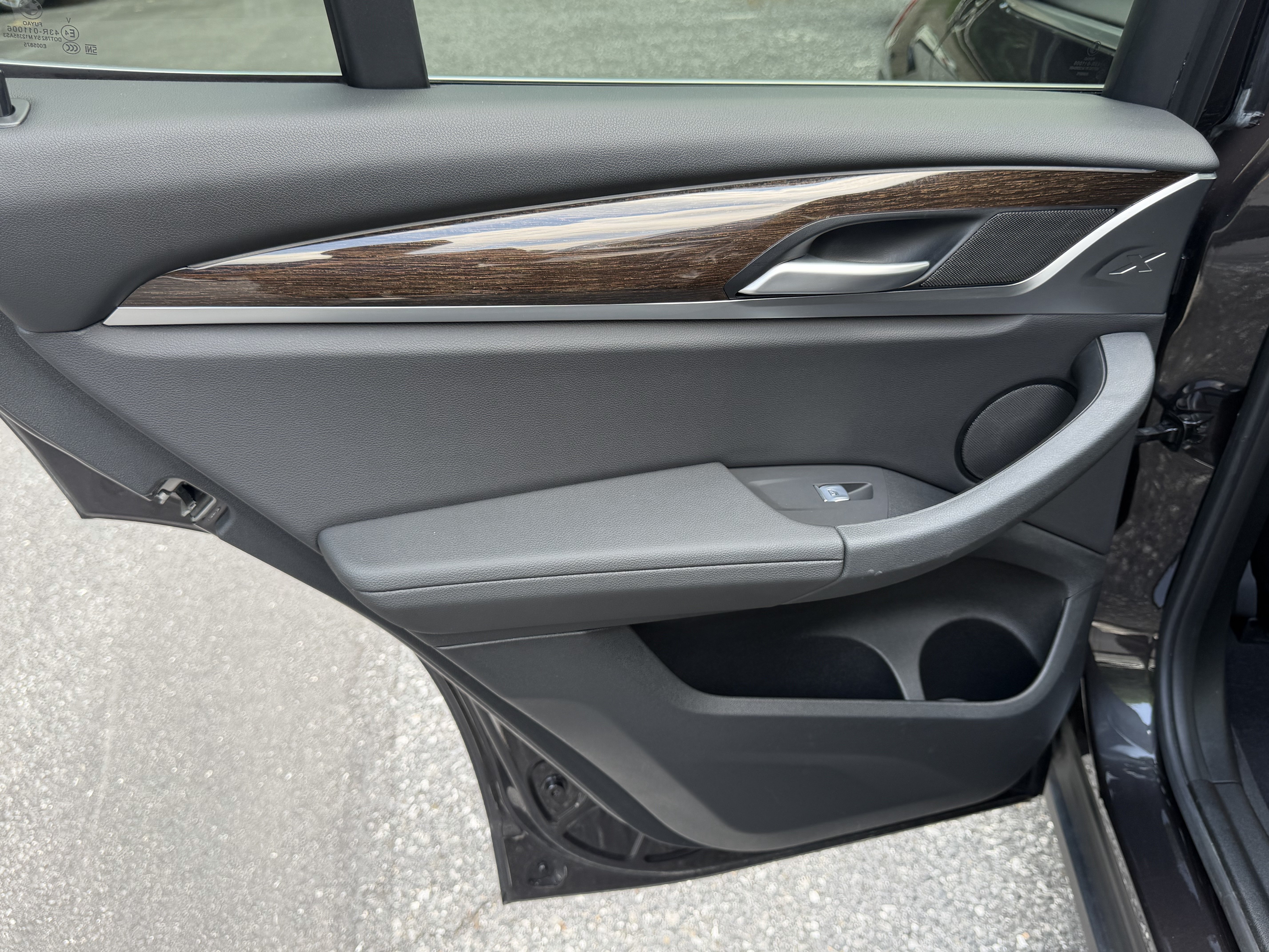 Used 2023 DARK GRAPHITE MET BMW xDrive30i image 15