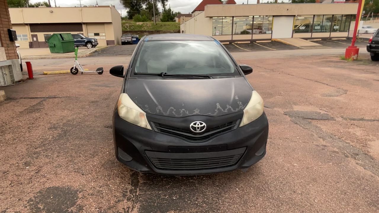 2013 Toyota Yaris LE photo 3