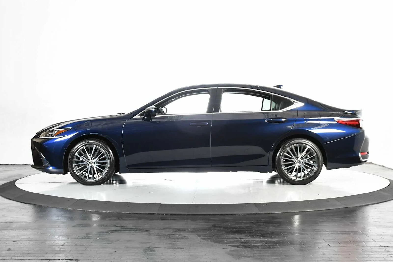 Used 2025 Nightfall Mica Lexus  image 2