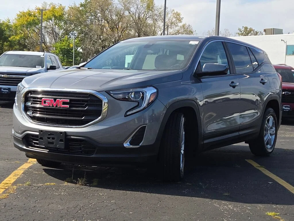 Used 2021 Gray GMC SLE image 3