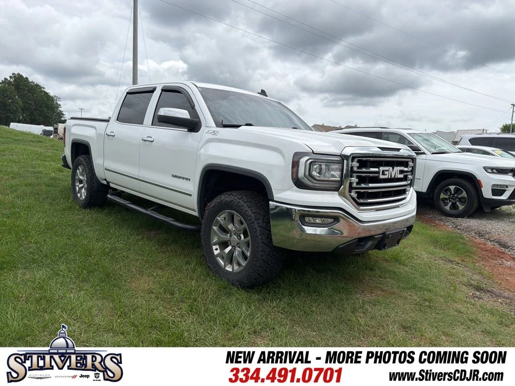 2018 GMC Sierra 4WD Crew Cab Short Box SLT's photo