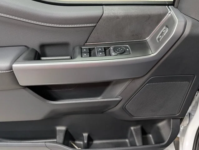 New 2026 Oxford White Ford XLT image 47