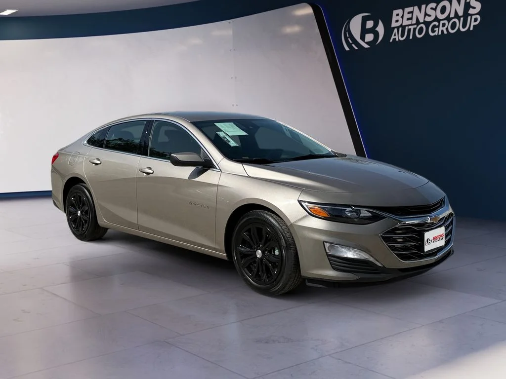 Used 2025 Gray Chevrolet LT image 7