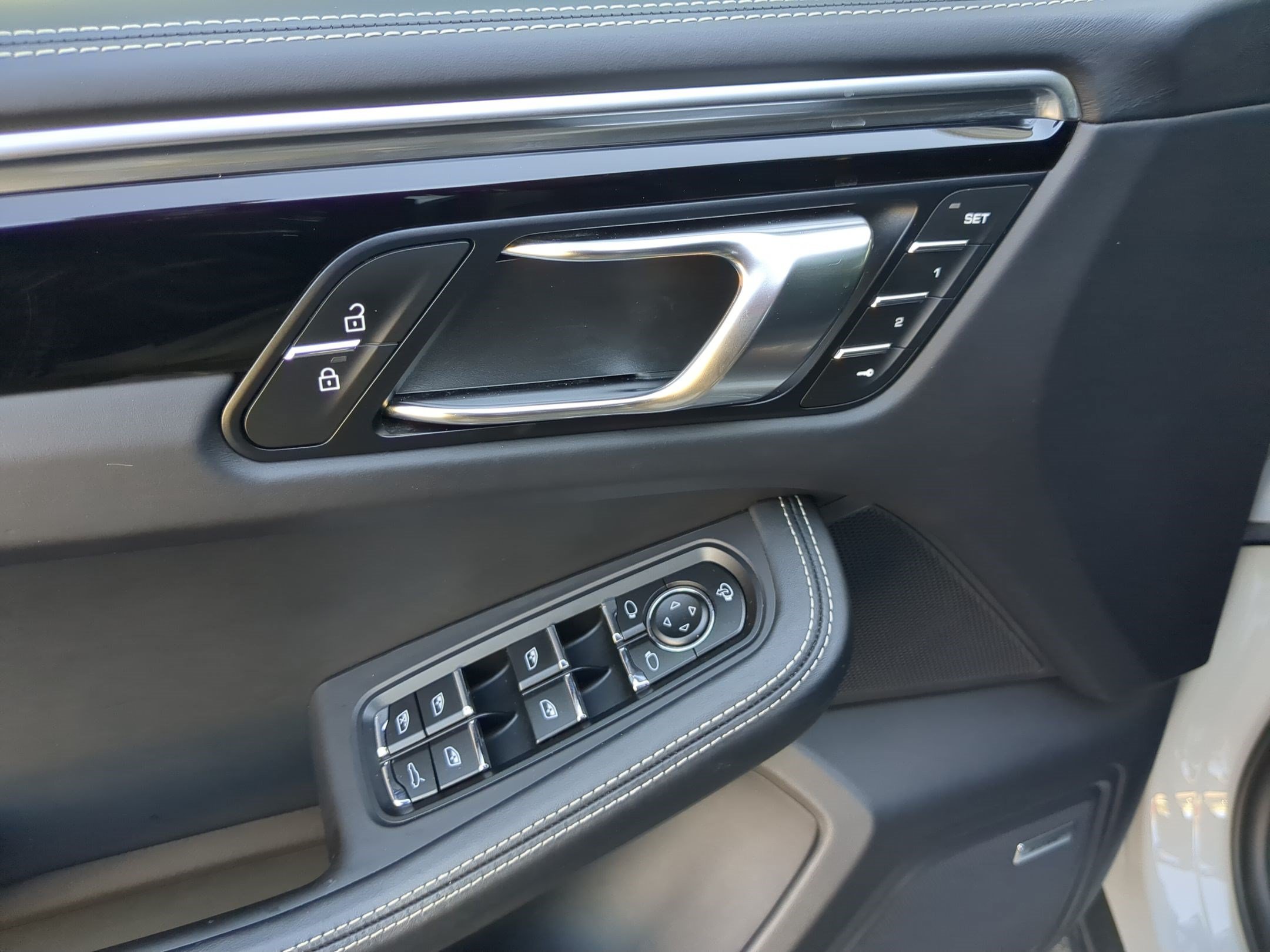 Used 2024 Chalk Porsche AWD image 13