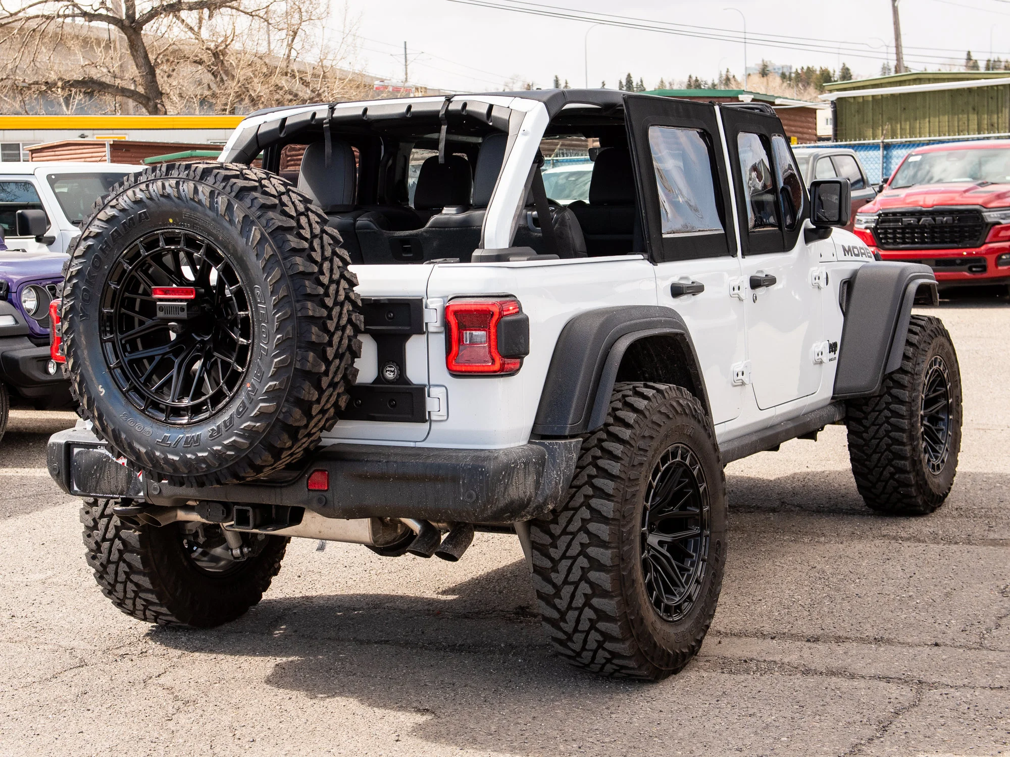 Used 2026 White Jeep Moab 392*, Winch, 37 Inch Tires, Fuel Wheels, Steel Bumper, Pod Lights image 9