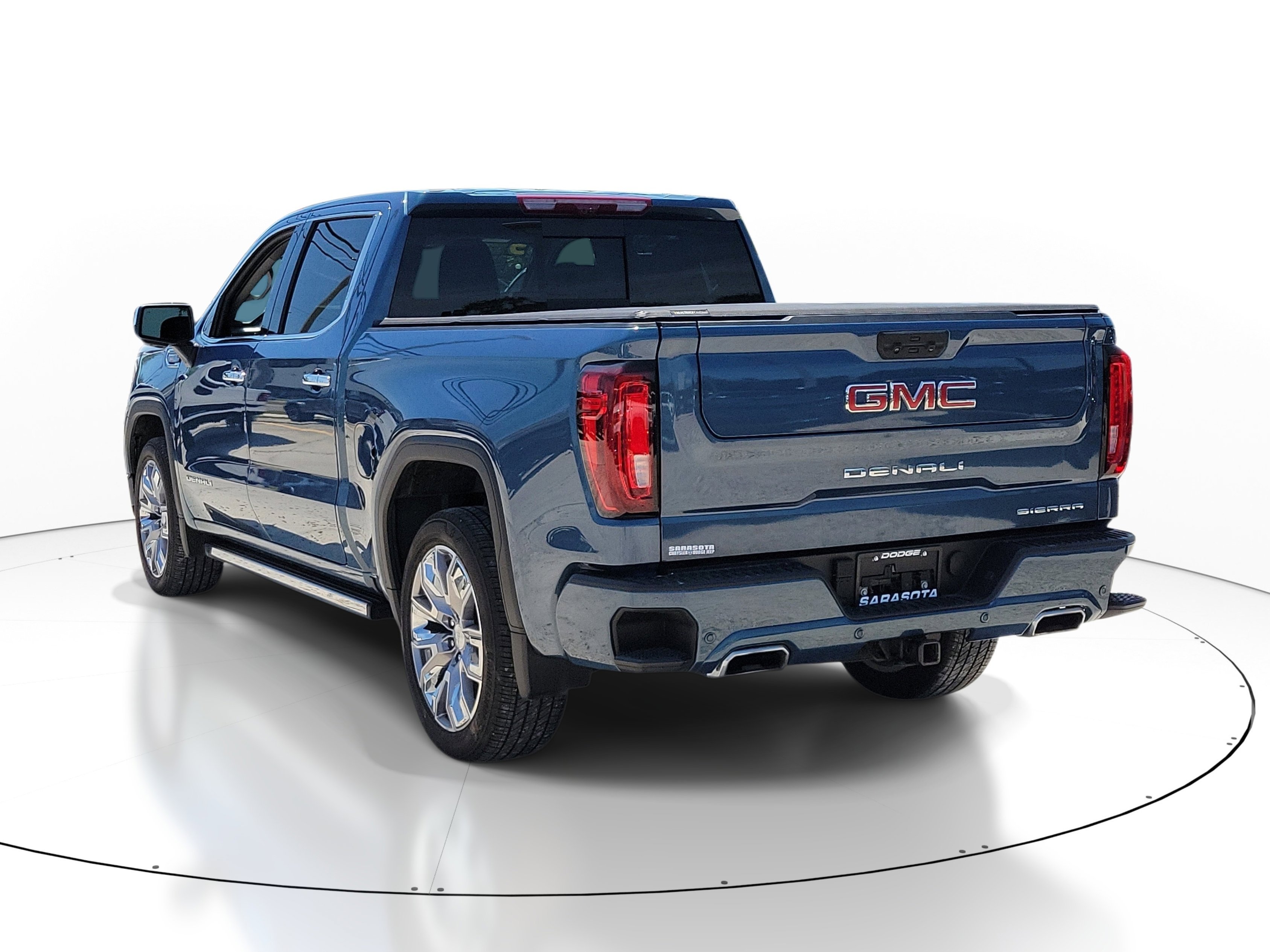 Used 2025 Downpour Metallic GMC Denali image 4
