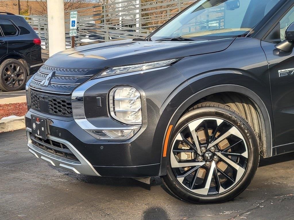 2024 Mitsubishi Outlander PHEV SEL photo 2