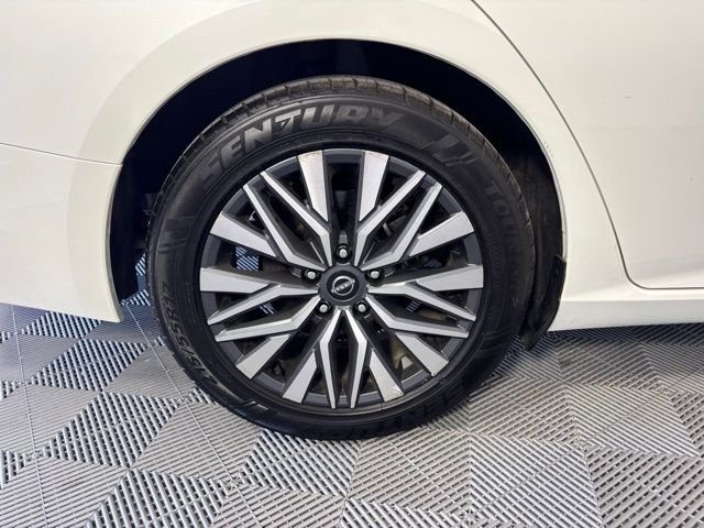Used 2023 White Nissan 2.5 SV image 35