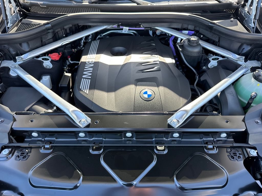 New 2027 Alpine White BMW xDrive40i image 8