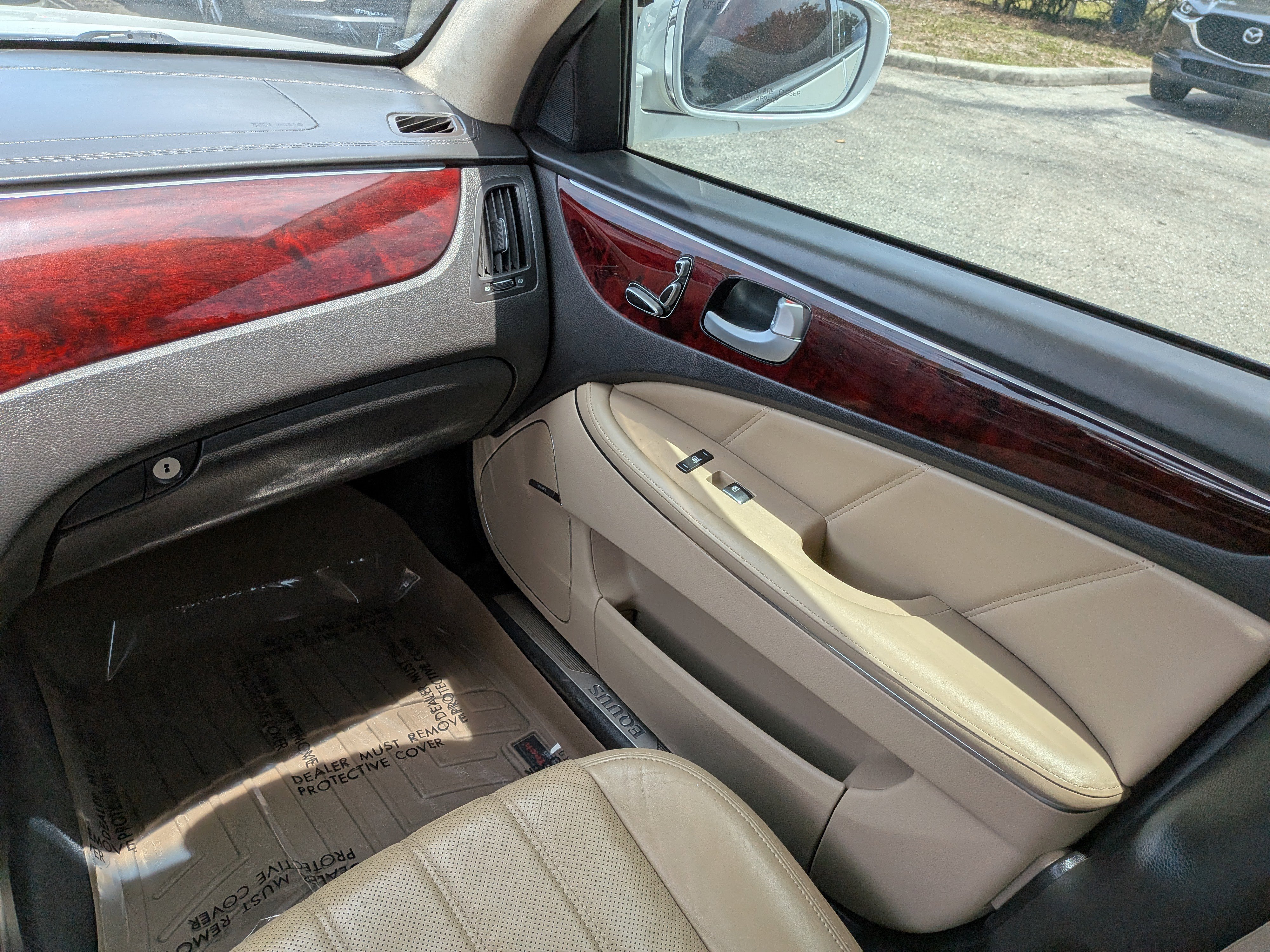 Used 2012 White Satin Pearl Hyundai Signature image 18