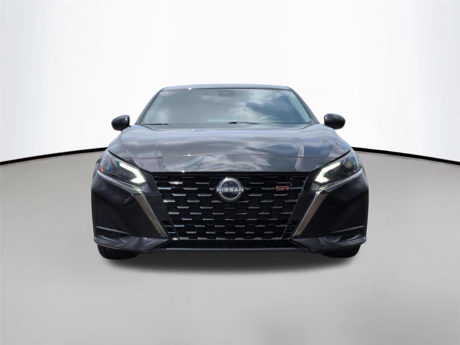 Used 2023 Super Black Nissan 2.5 SR image 8