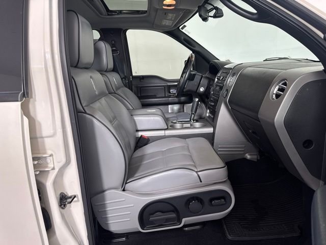 Used 2007  Lincoln Base image 4
