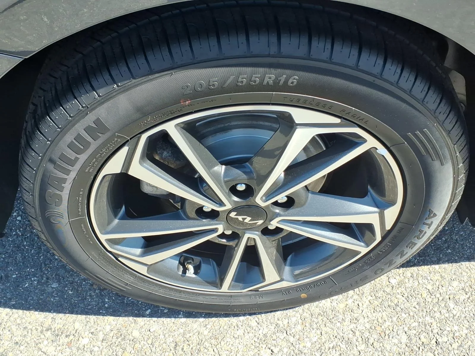 Used 2024 Gray Kia LXS image 11