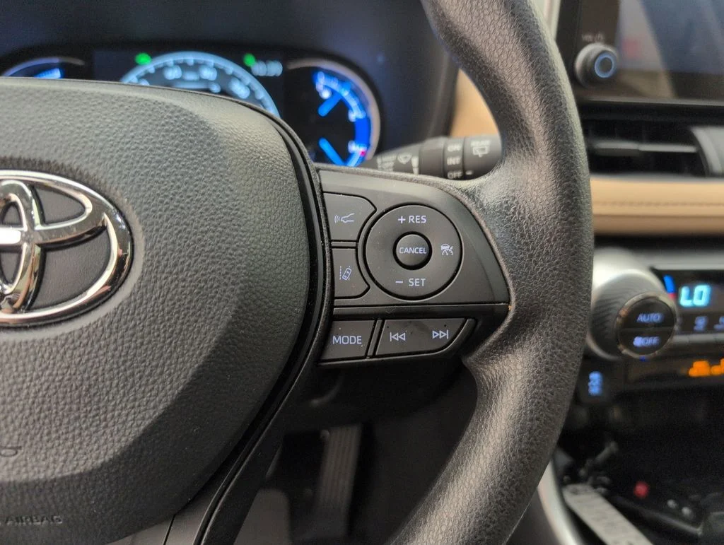 Certified Used 2025 White Toyota XLE image 36