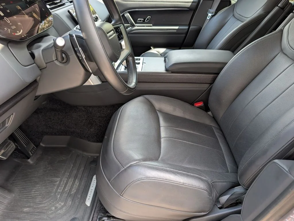 New 2023 Eiger Grey Land Rover SE image 20