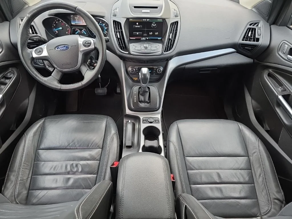 Used 2015 Oxford White Ford SE image 15