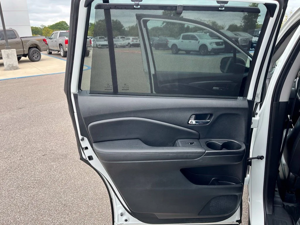 Used 2020 White Honda EX-L image 13