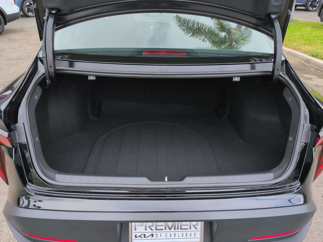 New 2026 Aurora Black Pearl Kia LXS image 27
