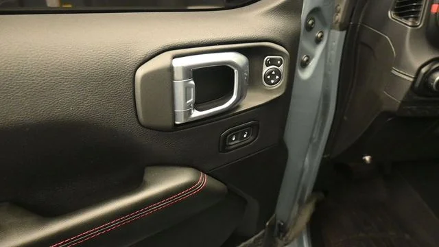 Certified Used 2025 Anvil Clearcoat Jeep Rubicon X image 13