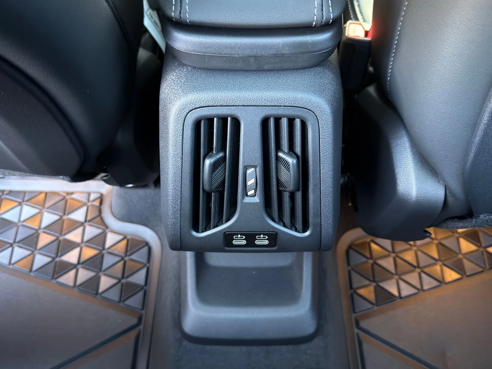 New 2026 Black Sapphire Metallic BMW xDrive28i image 16