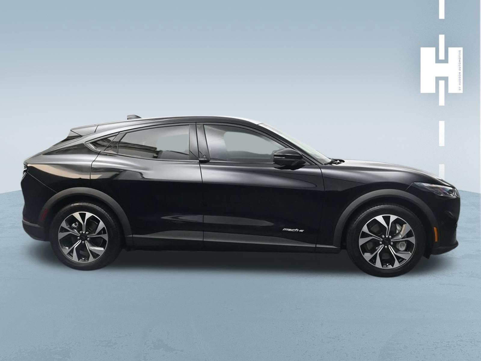 Used 2024 Shadow Black Ford Select image 3