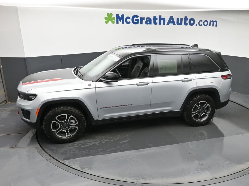 Used 2022 Silver Jeep Trailhawk image 24