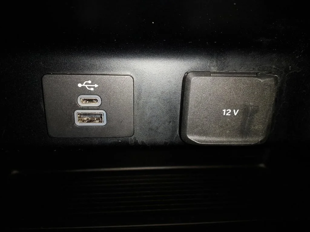 Used 2023 White Ford XL image 23