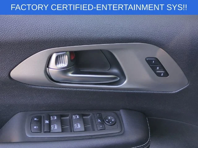 Used 2023 Blue Chrysler Limited image 13