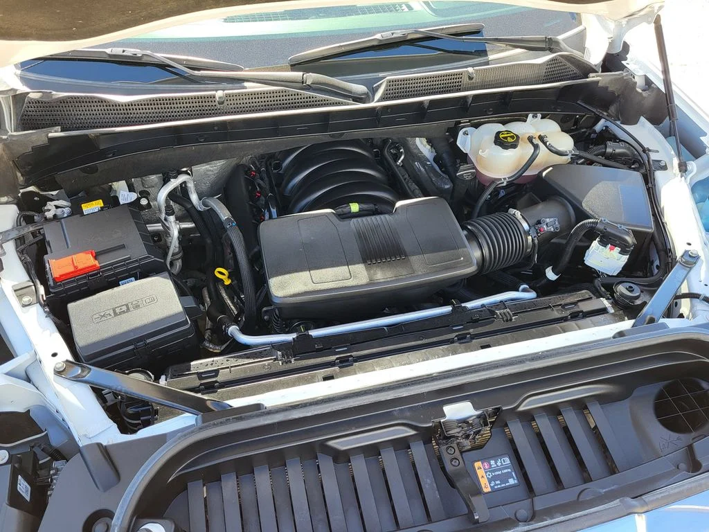 Used 2025 Summit White GMC SLT image 21