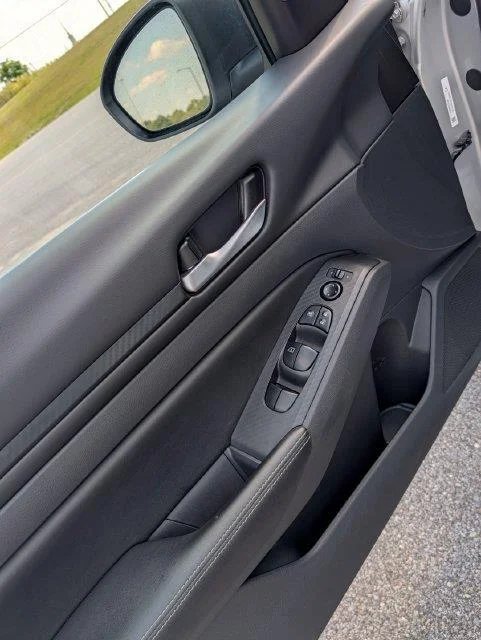 Used 2025  Nissan SV image 11