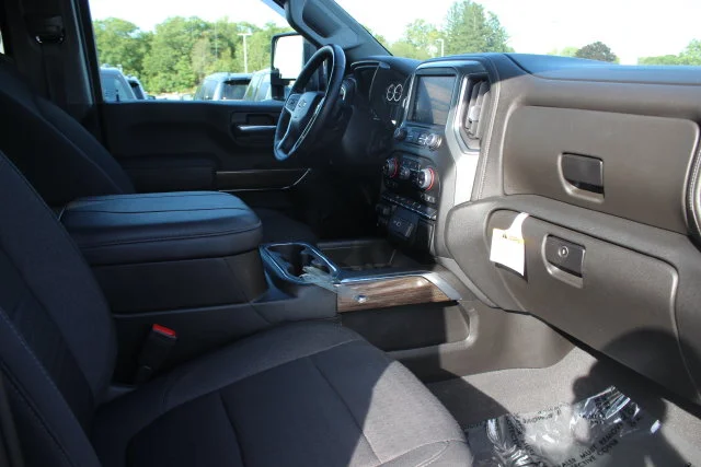 Used 2023 White Chevrolet LT image 32