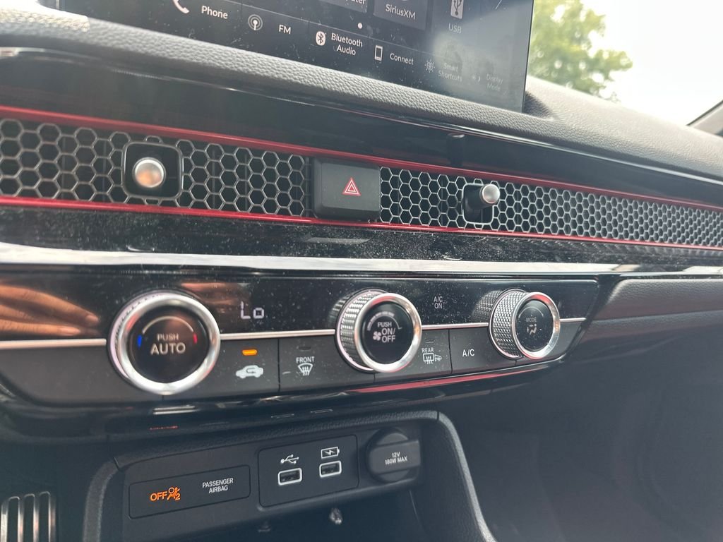 Used 2023  Honda Si image 17
