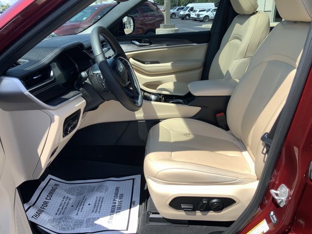 Used 2023 Velvet Red Pearlcoat Jeep Limited image 27