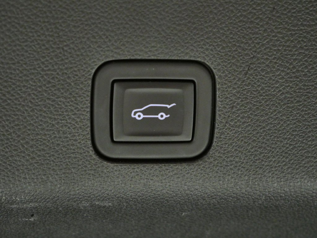 Used 2023 Black Cadillac Premium Luxury image 27