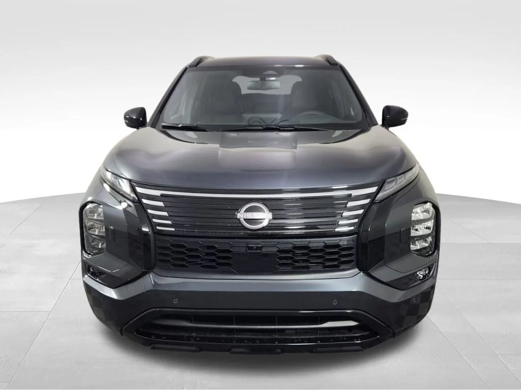 New 2026 Gray Nissan Platinum image 8