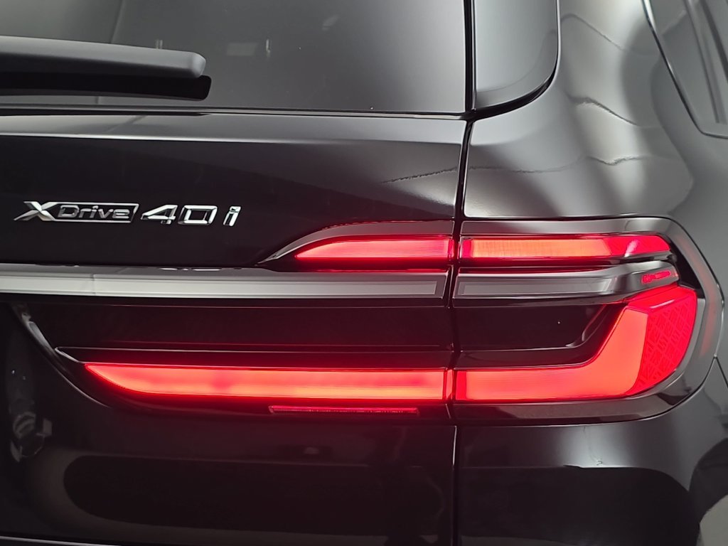 New 2027 Black Sapphire Metallic BMW xDrive40i image 34