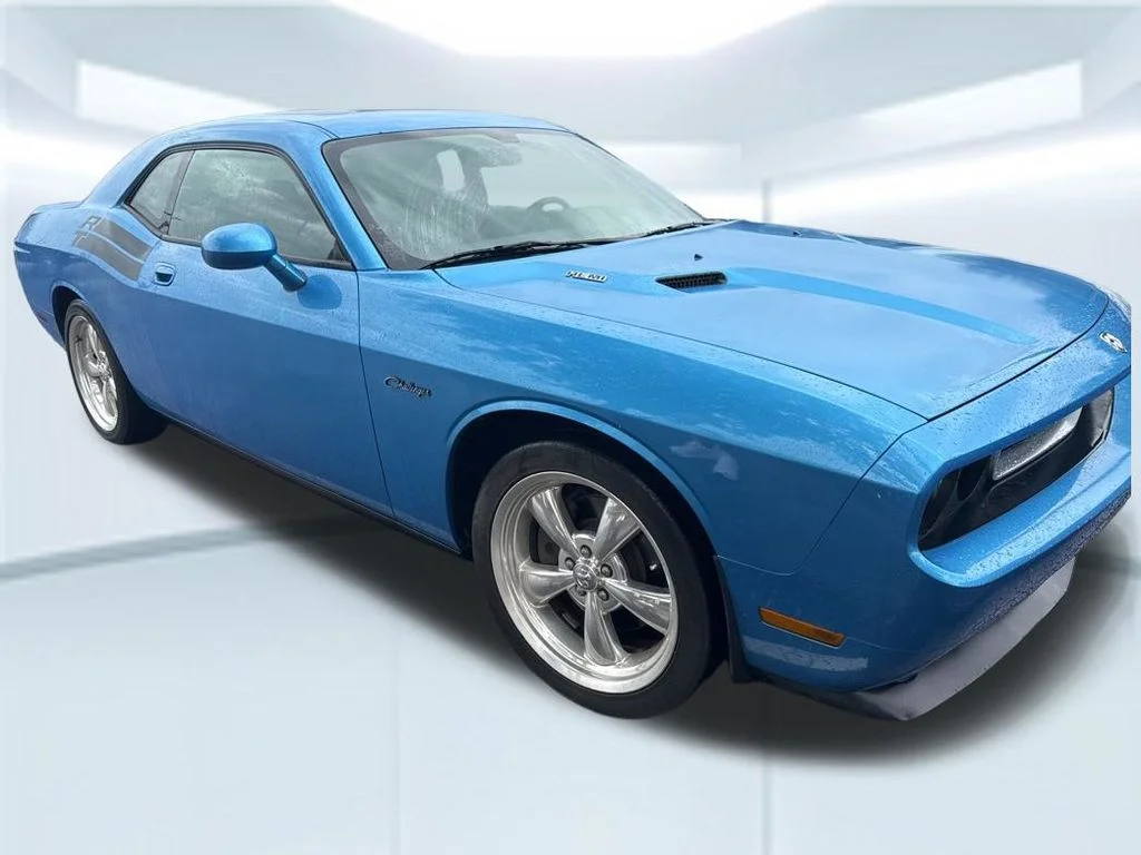 Used 2010 Blue Dodge R/T image 3