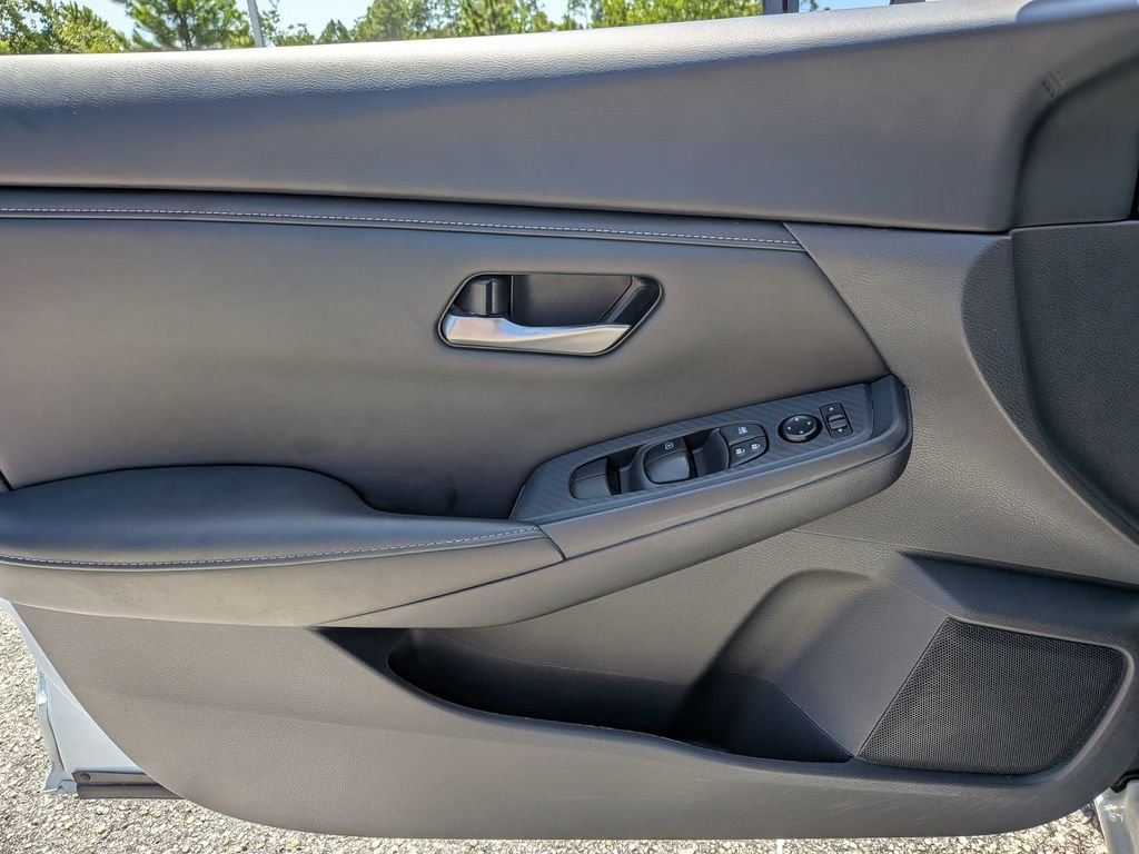 Used 2025 White Nissan SV image 35