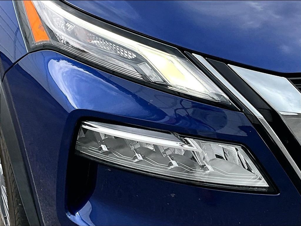 Used 2022 Caspian Blue Metallic Nissan SV image 30