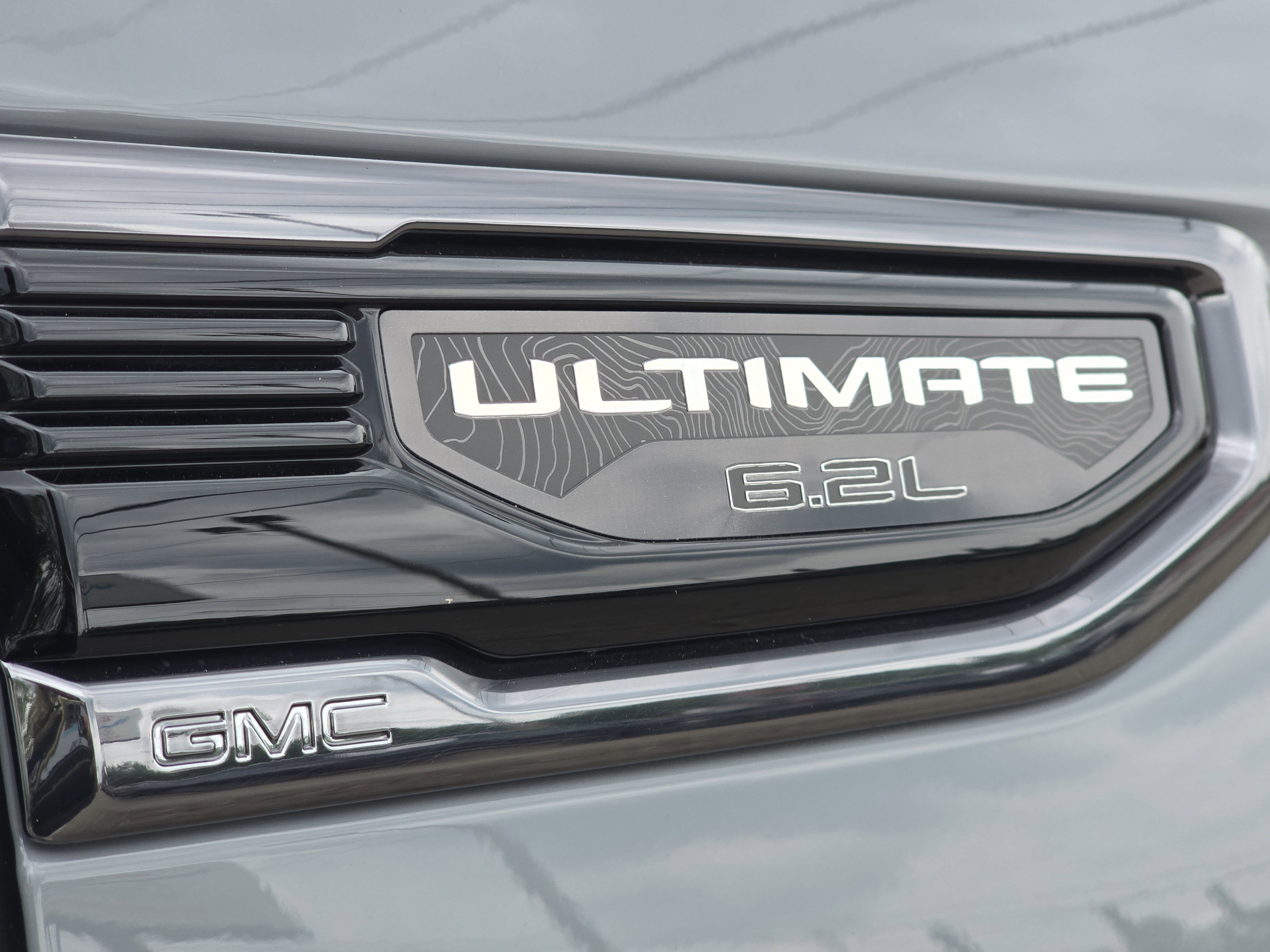 Used 2025 Thunderstorm Gray GMC Denali Ultimate image 14