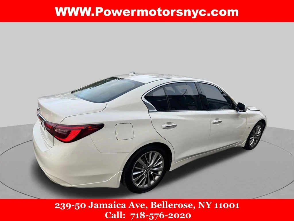 Used 2018 White INFINITI 3.0t LUXE image 5