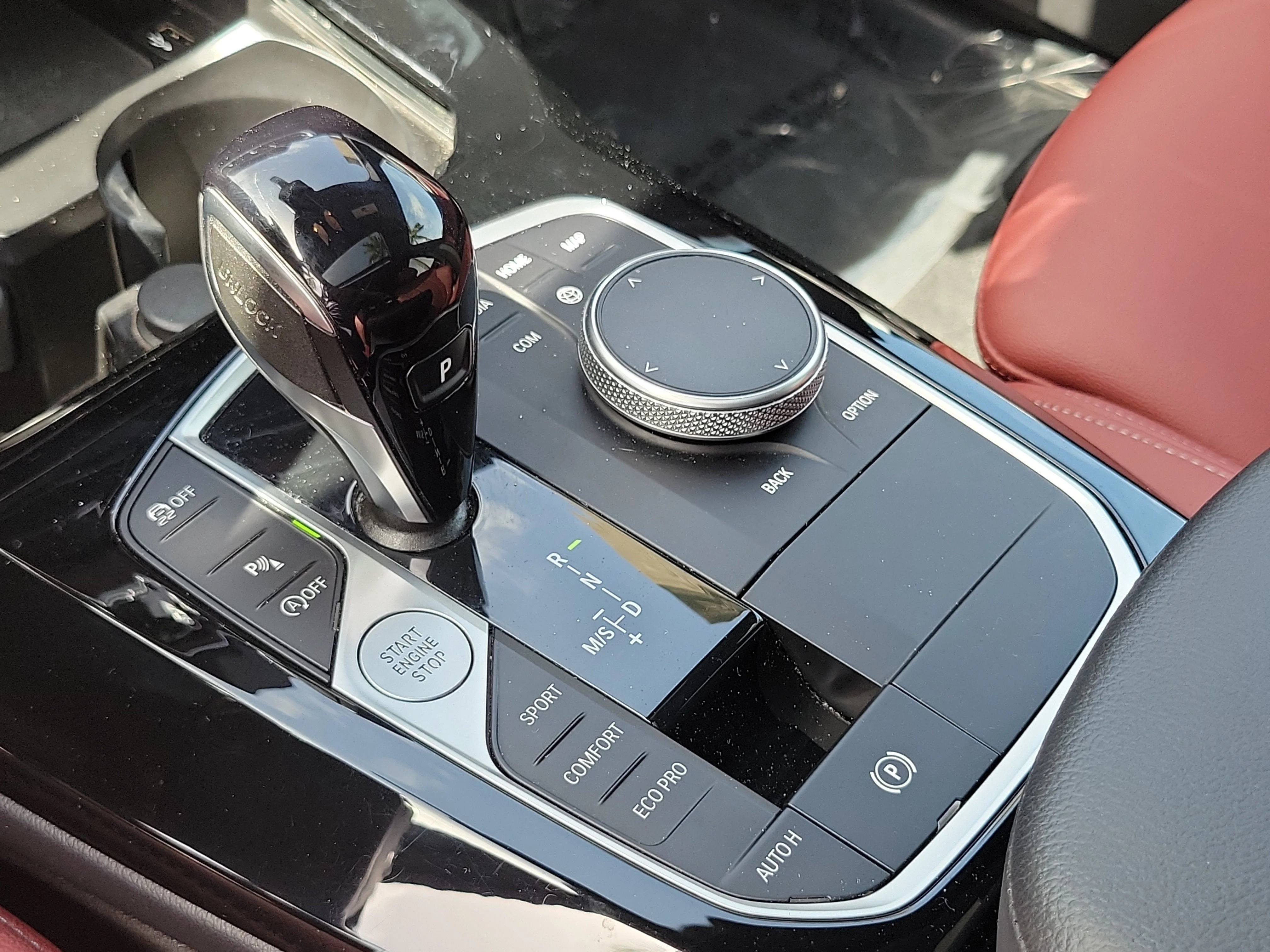 Used 2024 Alpine White BMW sDrive30i image 31
