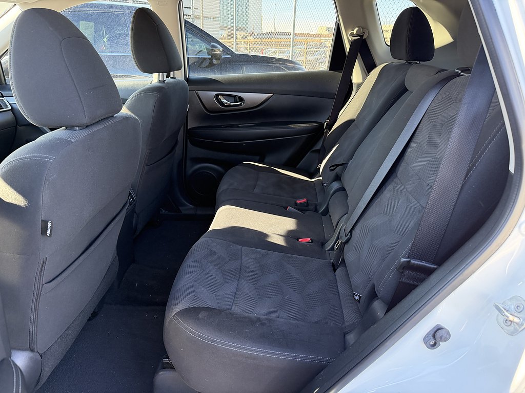 Used 2016 Pearl White Nissan SV image 37