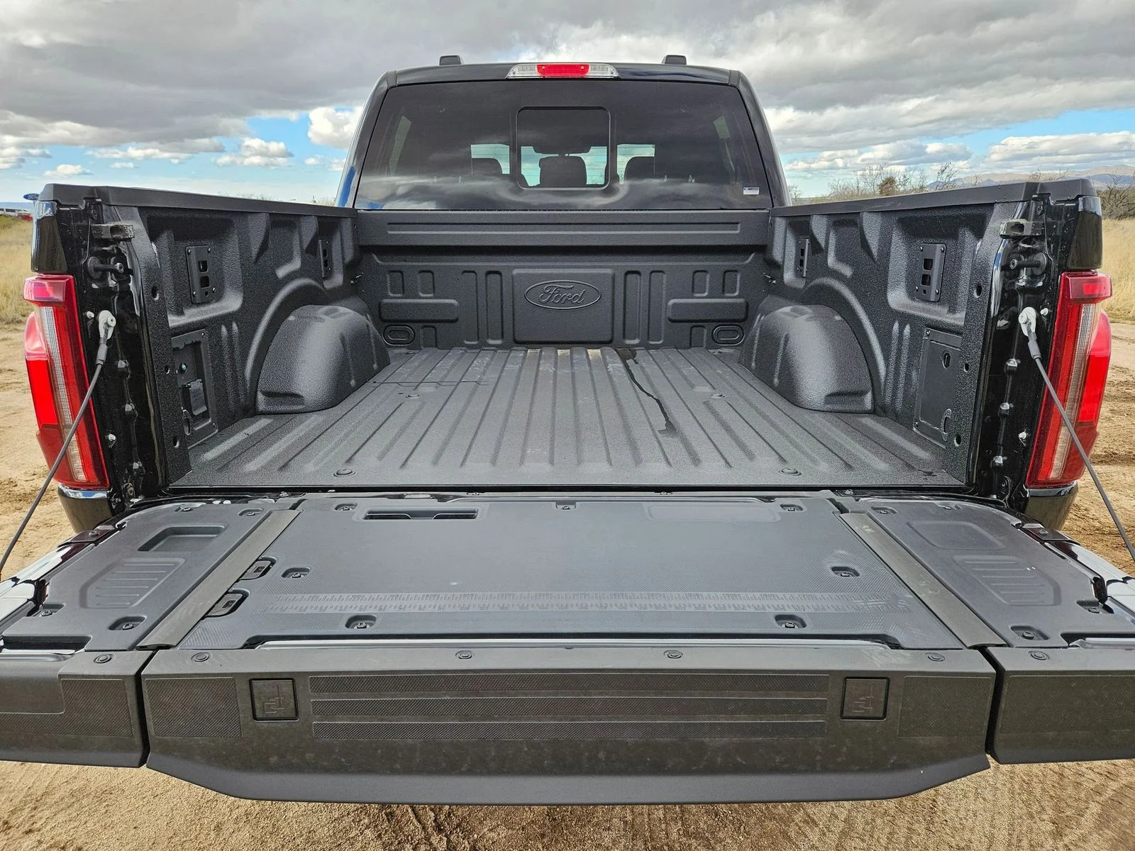 Used 2025 Black Metallic Ford Tremor image 7