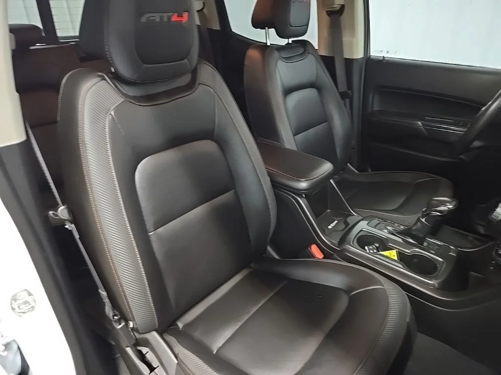 Used 2022 Summit White GMC AT4 w/Leather image 14