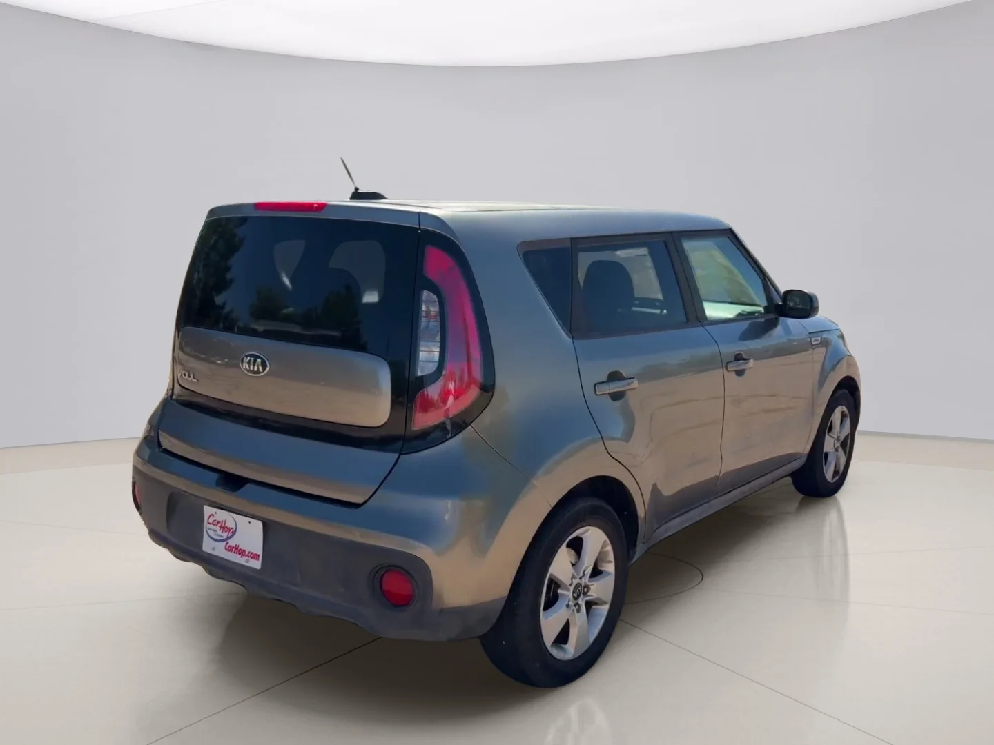 Used 2018 Gray Kia BASE image 5