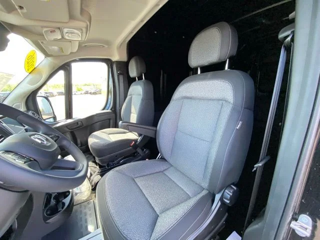 New 2026 Black Clear-Coat Exterior Paint RAM High Roof image 9