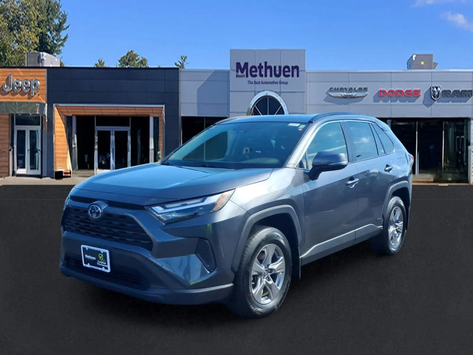 Used 2023 Magnetic Gray Metallic Toyota Hybrid XLE image 3