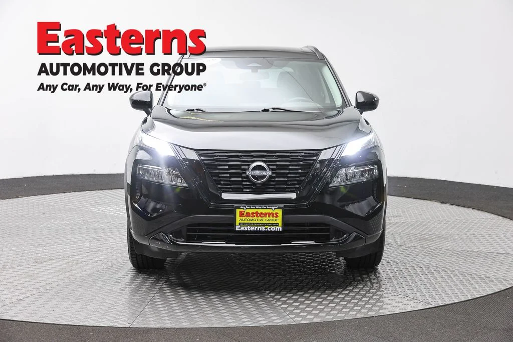 Used 2023 Black Nissan SV image 2