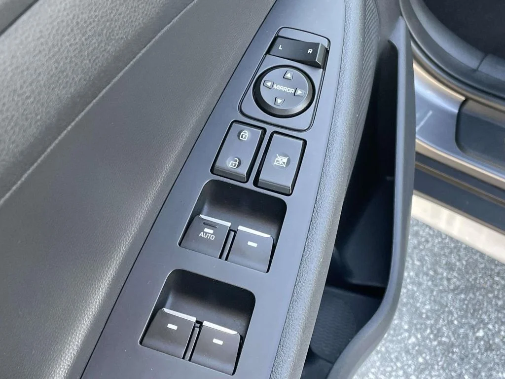 Used 2021 Magnetic Force Hyundai Limited image 6